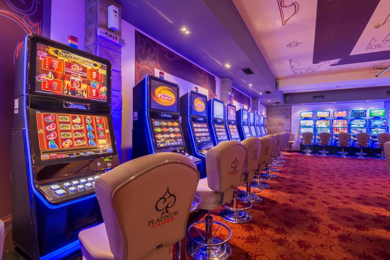 Platinum Hotel And Casino Bansko Exterior photo